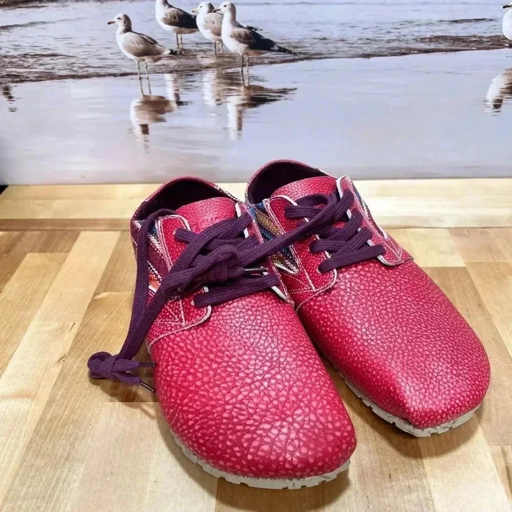 OTZ MALIBU SIZE  SIZE 8 
NEW WITH THE BOX .